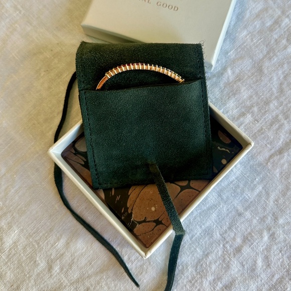 SUZANNE KALAN | Flexible Bangle Bracelet | Princess-Cut Rainbow Sapphires - Picture 9 of 10